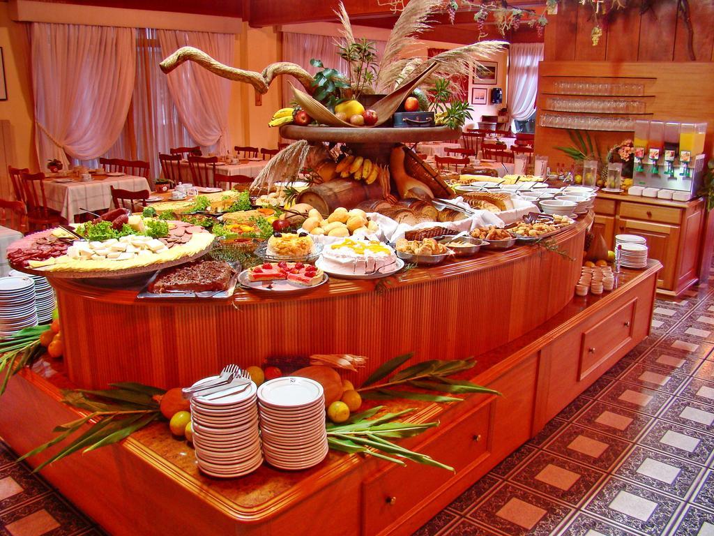 Hotel Sky กรามาโด ภายนอก รูปภาพ