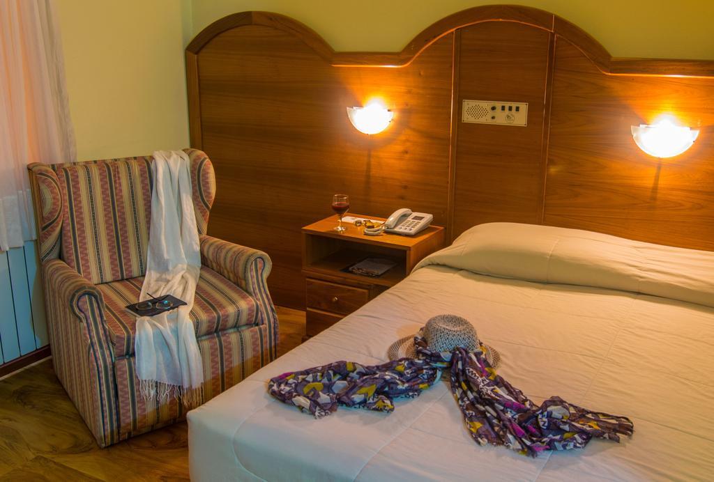 Hotel Sky กรามาโด ภายนอก รูปภาพ
